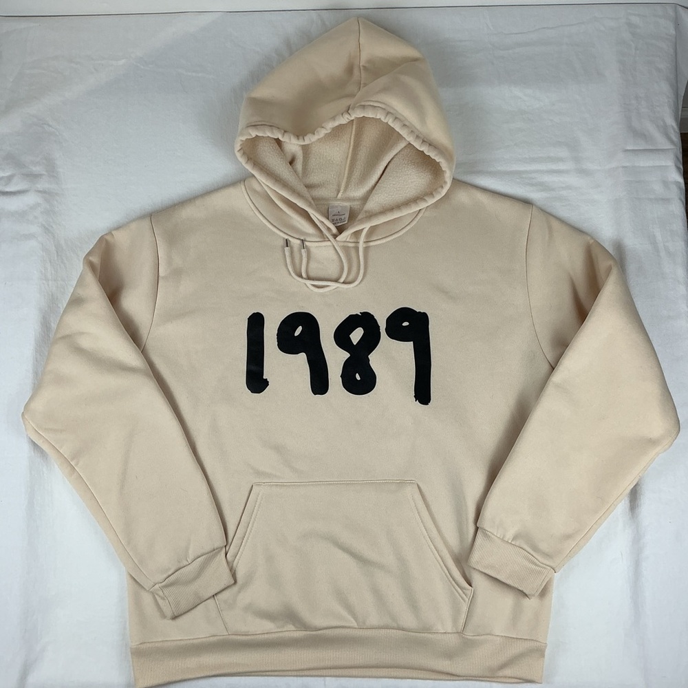 Taylor Swift‎ 1989 Cream Colored Hoodie, Women’s Size L